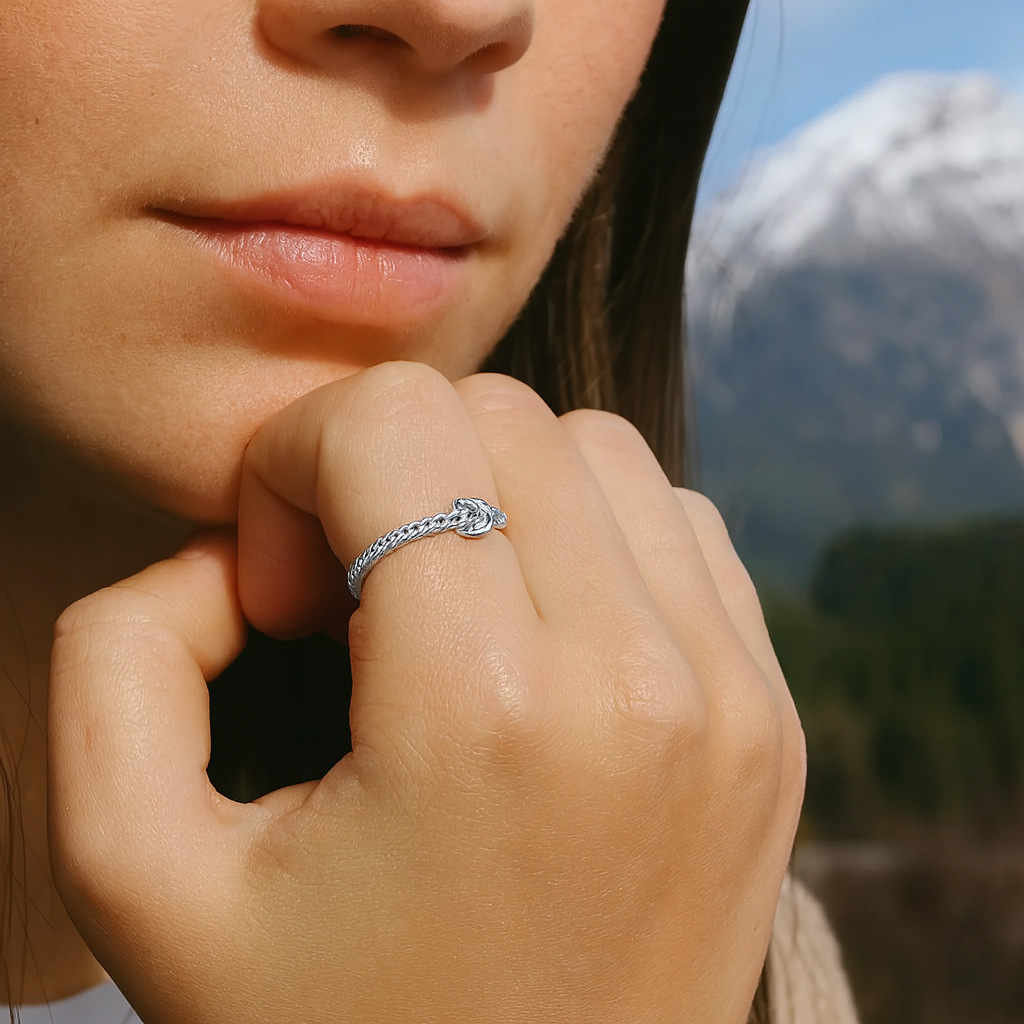 Dainty Tangle Ring
